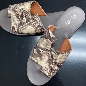 Mi.iM Snakeskin Print Sandals in 7.5